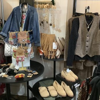 Manhattan Fields Boutique - Women's Clothing Near Me - Havana, Illinois Manhattan Fields Boutique - Women's Clothing Near Me - Havana, Illinois