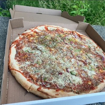 Woodstone Pizza - BBQ Chicken Pizza with Parmesan, garlic seasoning, oregano, hot sauce, and sea salt. - Pizza Near Me - Chilliwack, British Columbia Woodstone Pizza - BBQ Chicken Pizza with Parmesan, garlic seasoning, oregano, hot sauce, and sea salt. - Pizza Near Me - Chilliwack, British Columbia