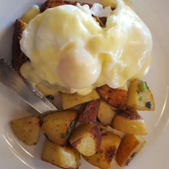 The Red Wagon - Pulled pork Benny (recommend, delicious) - Diners Near Me - Vancouver, British Columbia The Red Wagon - Pulled pork Benny (recommend, delicious) - Diners Near Me - Vancouver, British Columbia
