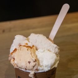 Amorino Gelato - Salted Butter Caramel / Vanilla Bourbon from Madagascar / Coconut from Sri Lanka / Yogurt with 0% Fat Yogurt