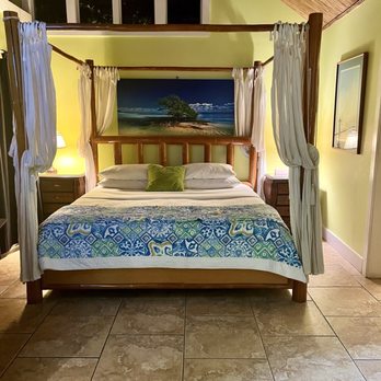 Tropical Inn - Gecko #11, so comfy!! - Bed & Breakfast Near Me - Key West, Florida Tropical Inn - Gecko #11, so comfy!! - Bed & Breakfast Near Me - Key West, Florida