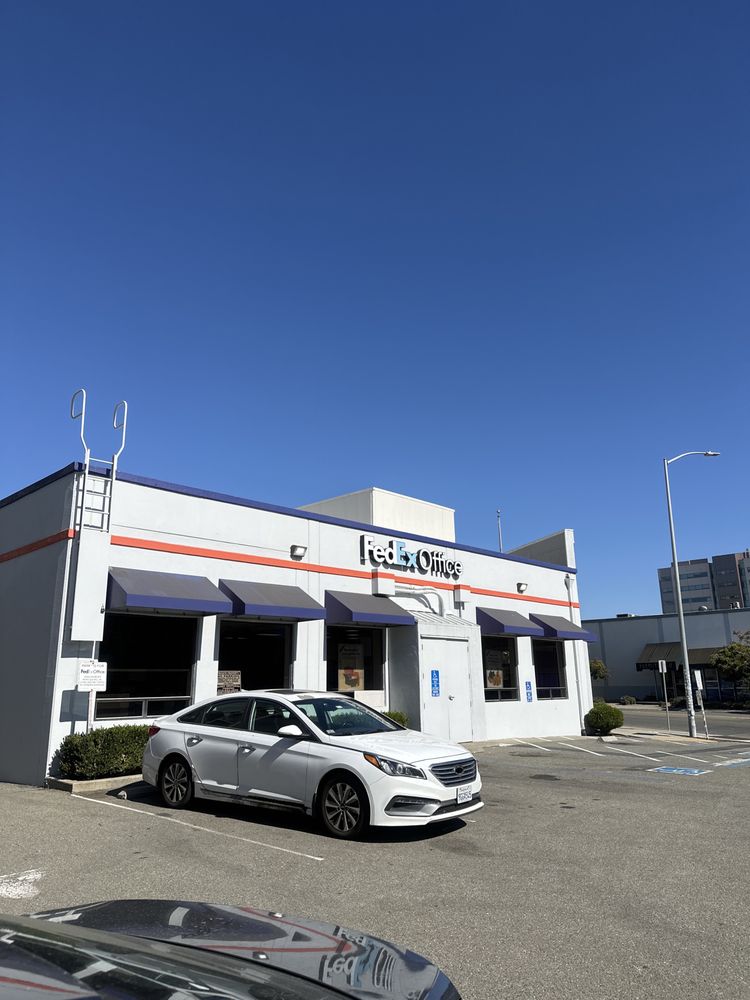 FEDEX OFFICE PRINT & SHIP CENTER Updated September 2024 16 Photos