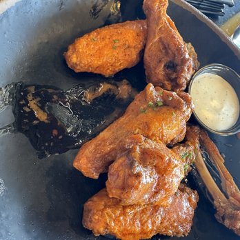 Atomic Golf - Chicken wings - Sports Bars Near Me - Las Vegas, Nevada