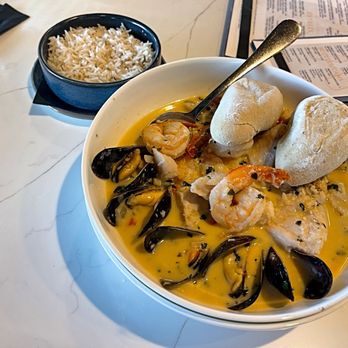Oxbow Bar & Grill - Gulf Coast Cioppino! - Bars Near Me - Fort Myers, Florida