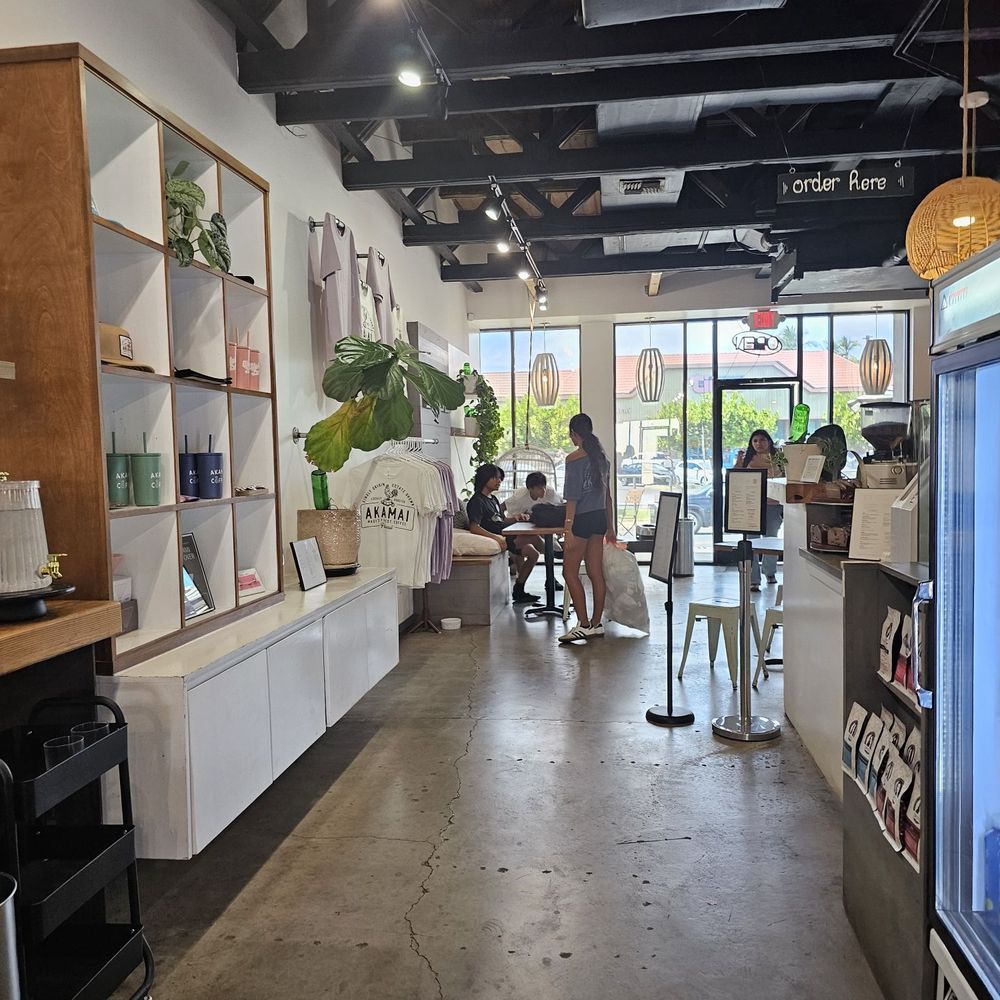 Akamai Coffee - Inside - 1/2 - Coffee & Tea Near Me - Kihei, Hawaii