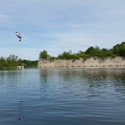 Club House De L'orient Et Pedalos - Tyrolienne