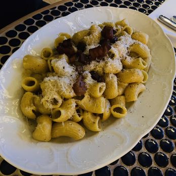 Lupo - Carbonara - Italian Near Me - Banff, Alberta Lupo - Carbonara - Italian Near Me - Banff, Alberta