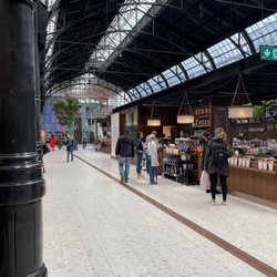 Oslo Sentralstasjon - Lots of eateries!