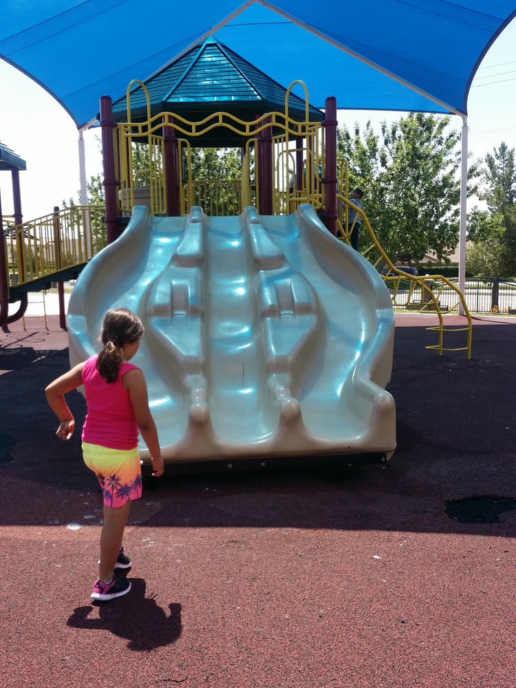 Precious Lil Giggles - childcare center in Fontana, CA