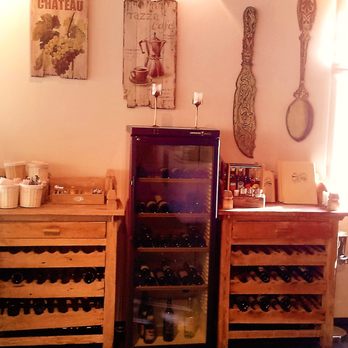 Restaurant La Cucina - The wines in the main room of the restaurant - Italian Near Me - Peggau, 6