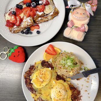 Sweet E's Cafe - Corned Beef Hash Eggs Benedict with Fried Rice n' a Stuffed Banana & Cream Cheese French Toast topped with Fruits. YuMmmz! - Cafes Near Me - Honolulu, Hawaii Sweet E's Cafe - Corned Beef Hash Eggs Benedict with Fried Rice n' a Stuffed Banana & Cream Cheese French Toast topped with Fruits. YuMmmz! - Cafes Near Me - Honolulu, Hawaii