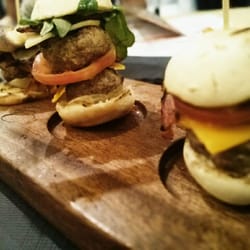 Degustación de mini hamburguesas