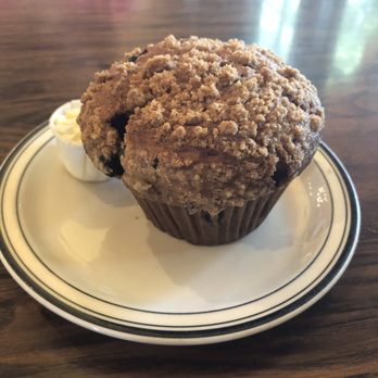 Mimi's Cafe - Blueberry Muffin - came with my omelet - Breakfast & Brunch Near Me - Monrovia, California