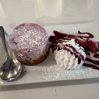 Tap and Vine Quail Hollow - Blueberry lemon cheesecake - New American Near Me - Charlotte, North Carolina Tap and Vine Quail Hollow - Blueberry lemon cheesecake - New American Near Me - Charlotte, North Carolina