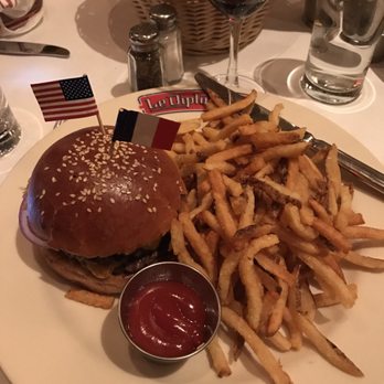 Le Diplomate - Burger Americain - Brasseries Near Me - Washington, DC, District of Columbia