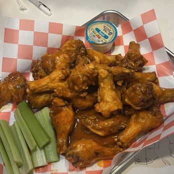 Mama's Crawfish N Wings - Hot wings - Seafood Near Me - Suwanee, Georgia