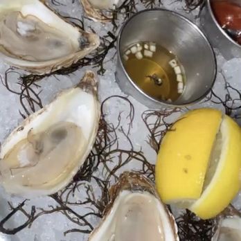 Herringbone Waikiki - Seafood Near Me - Honolulu, Hawaii