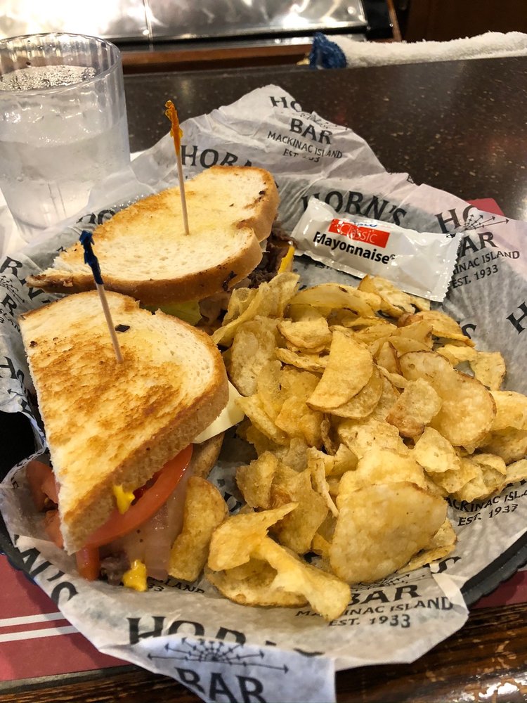 Horn's Gaslight Bar & Restaurant, Mackinac Island Roadtrippers