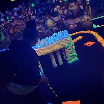 Cali Glo Indoor Entertainment - Mini Golf Near Me - Elk Grove, California