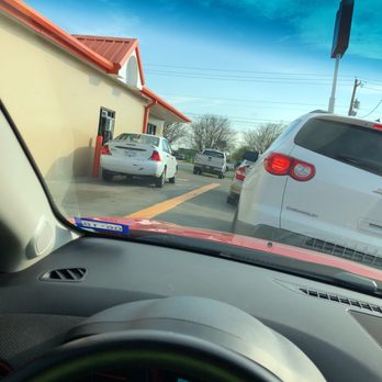 Whataburger - Fast food? I think not!! So ridiculous. Do they need more employees I think so!! - Burgers Near Me - Laredo, Texas