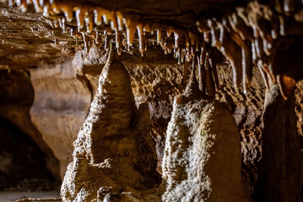 Crystal Onyx Cave by null