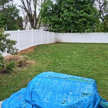 Advantage Fence - Side fence and back, total 235 feet of 6th privacy fence, very welcome! - Fences & Gates Near Me - Easton, Pennsylvania Advantage Fence - Side fence and back, total 235 feet of 6th privacy fence, very welcome! - Fences & Gates Near Me - Easton, Pennsylvania