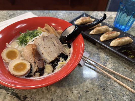 Oishii ramen by null