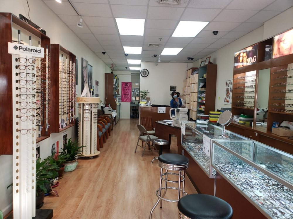 FLUSHING EYES Updated October 2024 10 Reviews 4034 Union St