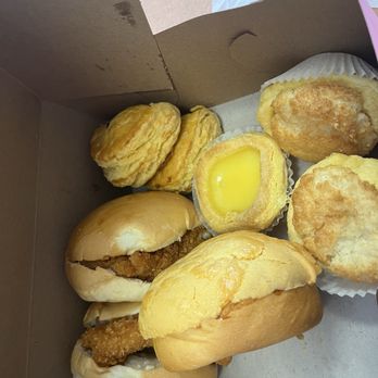 Chinese Bakery and Deli - Egg tar, coconut tart, mango pineapple bun and fish sandwich - Bakeries Near Me - San Leandro, California Chinese Bakery and Deli - Egg tar, coconut tart, mango pineapple bun and fish sandwich - Bakeries Near Me - San Leandro, California