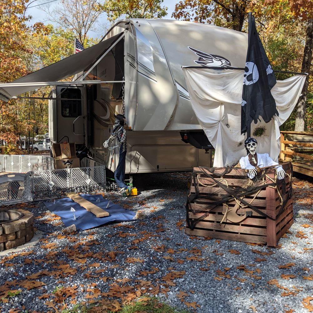 Harrisonburg/Shenandoah Valley KOA - Pirates of the Caribbean site decoration - Campgrounds Near Me - Broadway, Virginia Harrisonburg/Shenandoah Valley KOA - Pirates of the Caribbean site decoration - Campgrounds Near Me - Broadway, Virginia