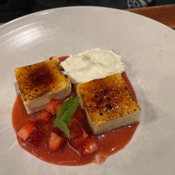 JOEY Kelowna - Cheesecake brûlée - Canadian (New) Near Me - Kelowna, British Columbia JOEY Kelowna - Cheesecake brûlée - Canadian (New) Near Me - Kelowna, British Columbia