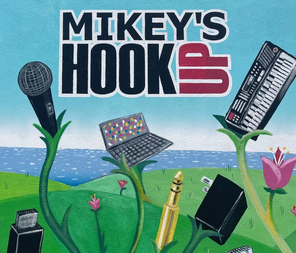 MIKEY’S HOOK UP Updated October 2024 11 Photos & 198 Reviews 407