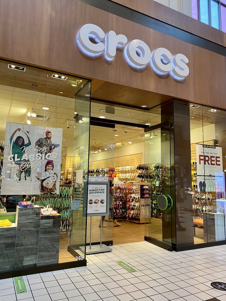CROCS AT BRANDON TOWN CENTER Updated September 2024 10 Photos 459