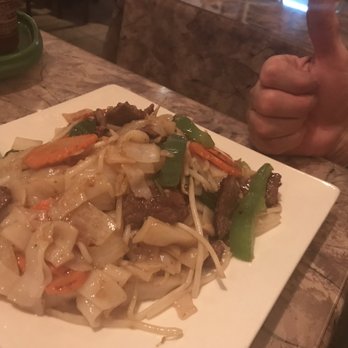 Lynn's Thai Restaurant - Drunken noodles with beef - Thai Near Me - Cotati, California Lynn's Thai Restaurant - Drunken noodles with beef - Thai Near Me - Cotati, California