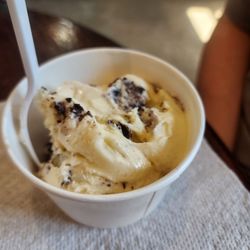 Scoop at the Mill - Cookies and cream
