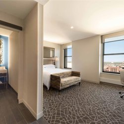 Embassy Suites by Hilton Minneapolis Downtown - Guest room
