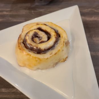Granny’s Kitchen - Cinnamon roll - Breakfast & Brunch Near Me - Oklahoma City, Oklahoma
