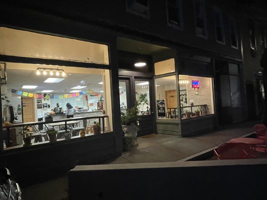 Momma's Tacos by null