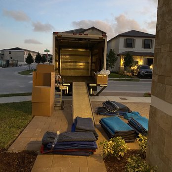 Easy Florida Moving - Unloading/CloseOff - Movers Near Me - Hallandale Beach, Florida