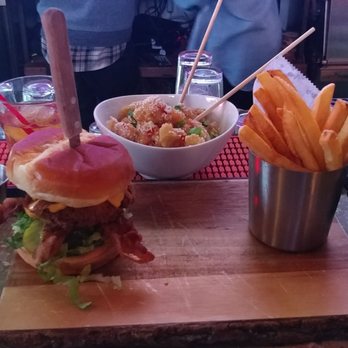 The Bronx Public - Crispy chicken sandwich and Fried Cauliflower at the bronx public. - Sports Bars Near Me - Bronx, New York The Bronx Public - Crispy chicken sandwich and Fried Cauliflower at the bronx public. - Sports Bars Near Me - Bronx, New York