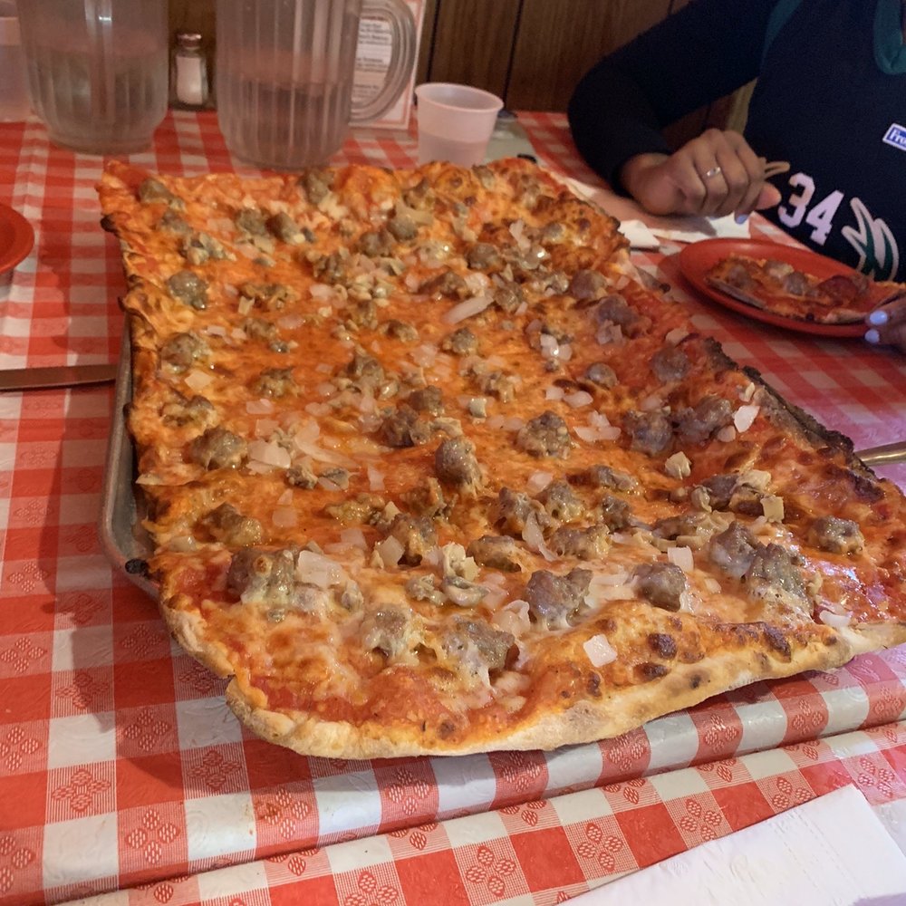 Maria's Pizza - Onion sausage and mushroom - Pizza Near Me - Milwaukee, Wisconsin Maria's Pizza - Onion sausage and mushroom - Pizza Near Me - Milwaukee, Wisconsin