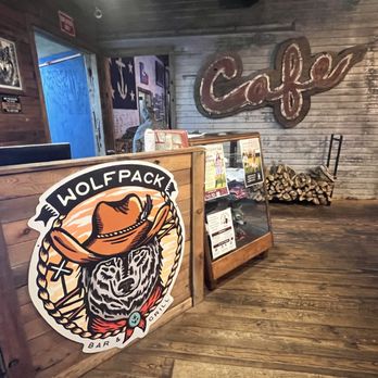 Wolf Pack Woodfired Tavern - American Near Me - Sealy, Texas