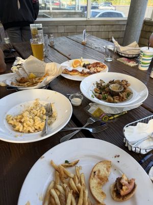 The Schooner Restaurant & Lounge by null