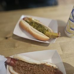 Pete's Hot Dog Stand - Texas meat & ketchup Mustard & relish