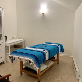 Flow Physical Therapy - One of two treatment rooms in Flow Therapies - Physical Therapy Near Me - Sausalito, California Flow Physical Therapy - One of two treatment rooms in Flow Therapies - Physical Therapy Near Me - Sausalito, California