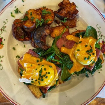 Cafe Landwer - Rutherford & Bathurst - Cafes Near Me - Maple, Ontario Cafe Landwer - Rutherford & Bathurst - Cafes Near Me - Maple, Ontario