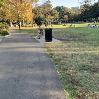 Holmby Park - Beautiful day - Parks Near Me - Los Angeles, California Holmby Park - Beautiful day - Parks Near Me - Los Angeles, California