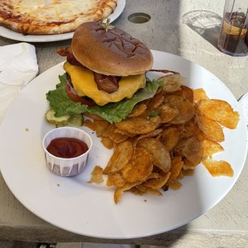 Kooper's Tavern - Burger and old bay chips - Bars Near Me - Baltimore, Maryland Kooper's Tavern - Burger and old bay chips - Bars Near Me - Baltimore, Maryland