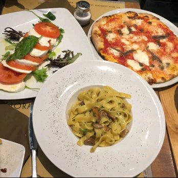 Gustavino Piazza della Signoria - That caprese tho 3 - Tuscan Near Me - Florence, FI Gustavino Piazza della Signoria - That caprese tho 3 - Tuscan Near Me - Florence, FI