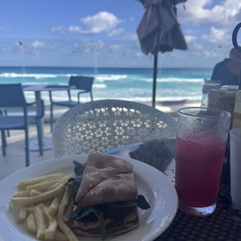 Sandos Cancun - Hotels Near Me - Cancún, ROO